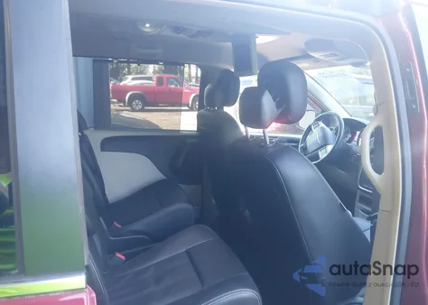 2016 Chrysler Town & Country Touring from USA, damaged, VIN 2C4RC1BG5GR189646